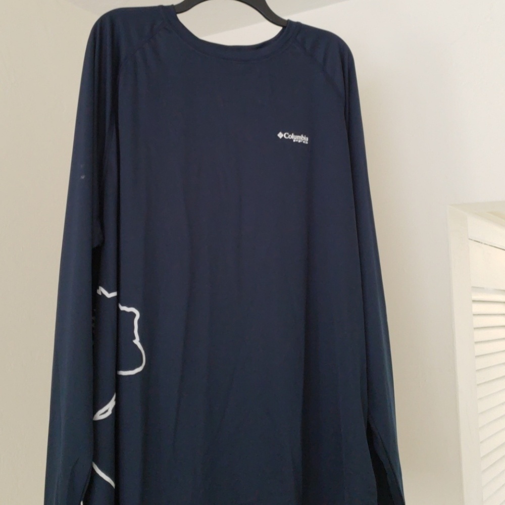 Columbia UV protective athletic shirt